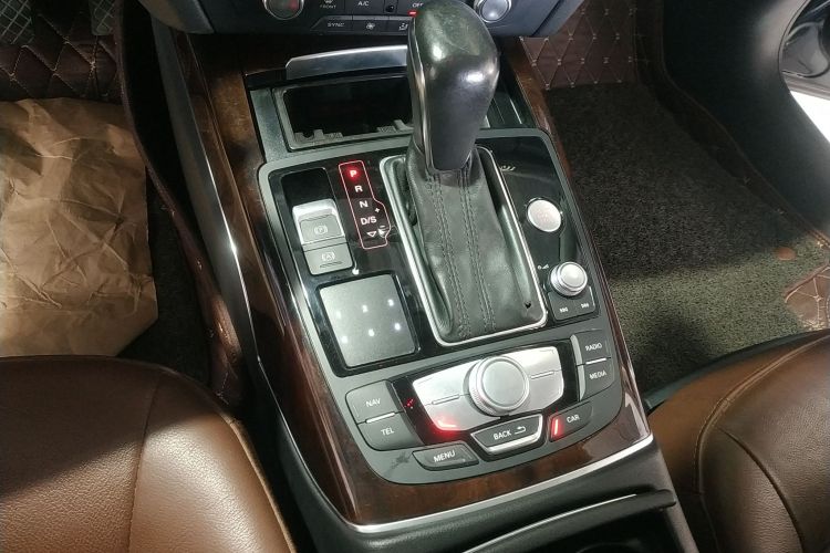 奥迪A6L 2016款 TFSI 舒适型中控内饰18