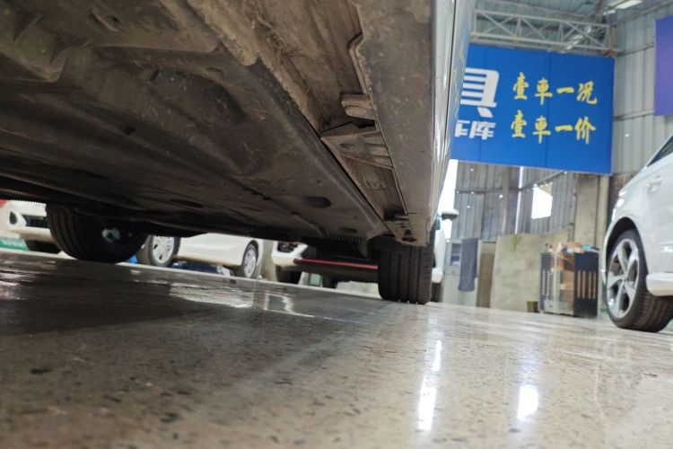 大众 高尔夫 2018款 280TSI 自动R-Line型局部细节9002