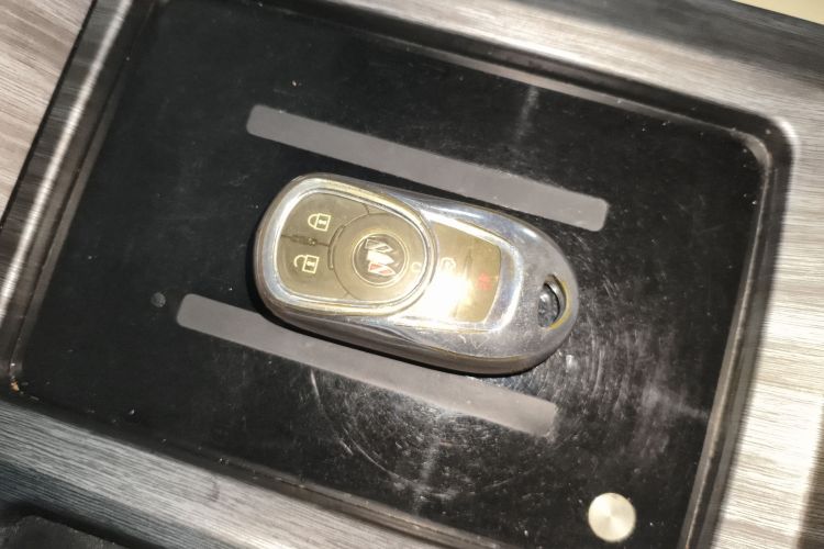 别克GL8 2022款 ES陆尊 653T 舒适型中控内饰11