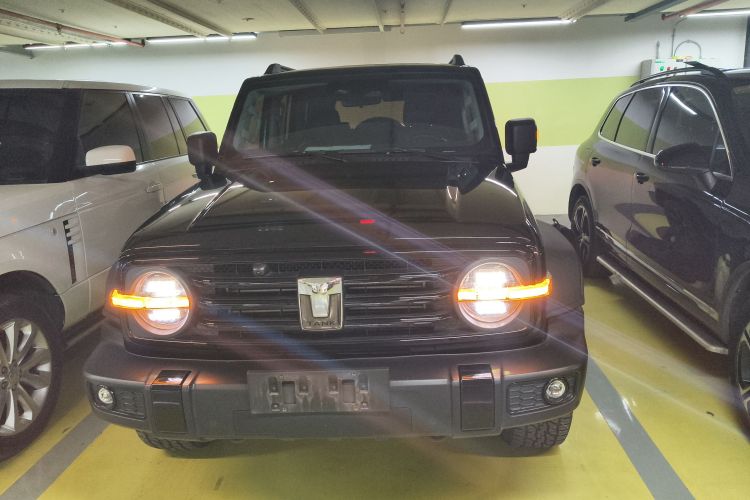 坦克300 2023款 越野版 2.0T 征服者车身外观2