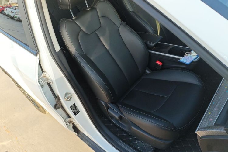 哪吒汽车 哪吒AYA 2023款 401 Lite局部细节41