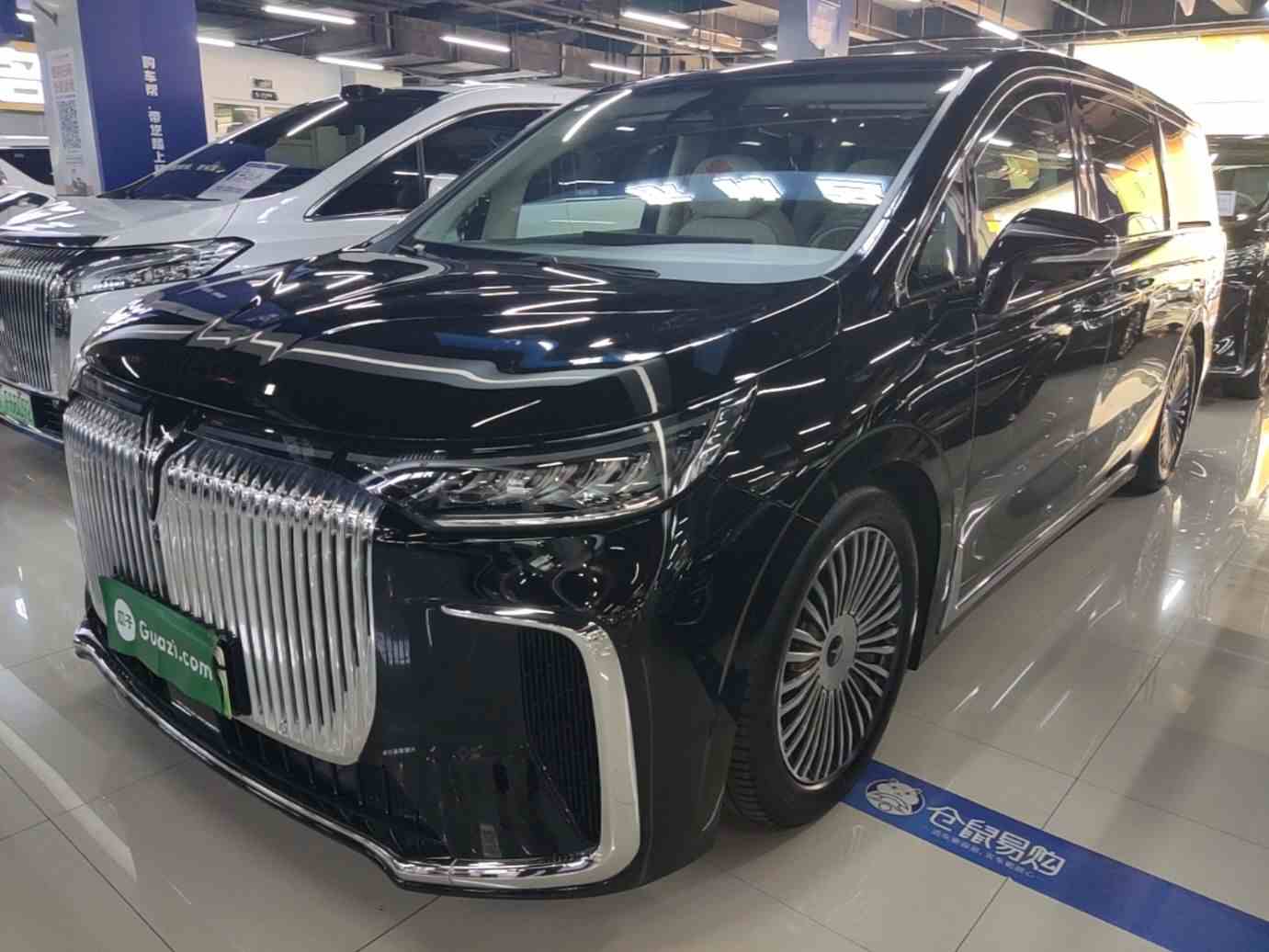 岚图汽车 岚图梦想家 2025款 PHEV 四驱旗舰鲲鹏版(2)
