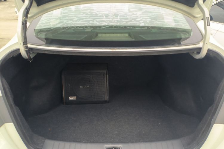 日产 轩逸 2019款 1.6XE CVT舒适版 国V机舱底盘23