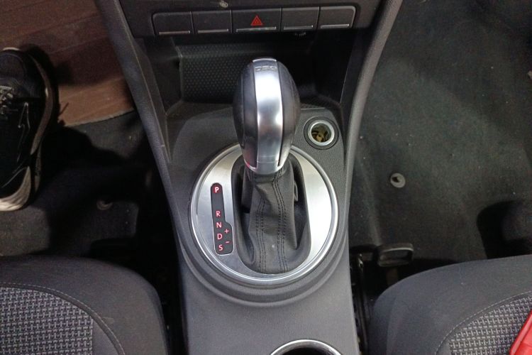 大众 甲壳虫 2015款 180TSI中控内饰18