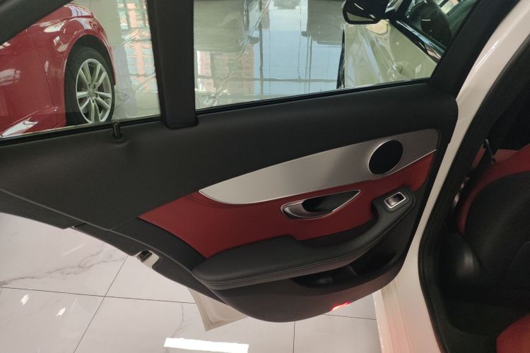 奔驰C级 2018款 C 200 运动版中控内饰49