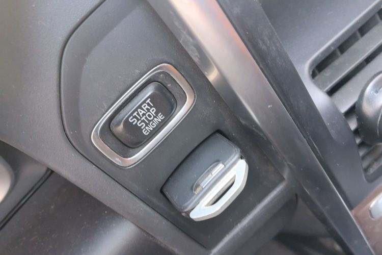 沃尔沃XC60 2017款 T5 AWD 智进版中控内饰11