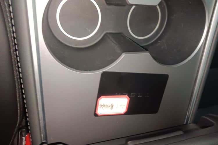 特斯拉 Model Y 2024款 后轮驱动版中控内饰7001