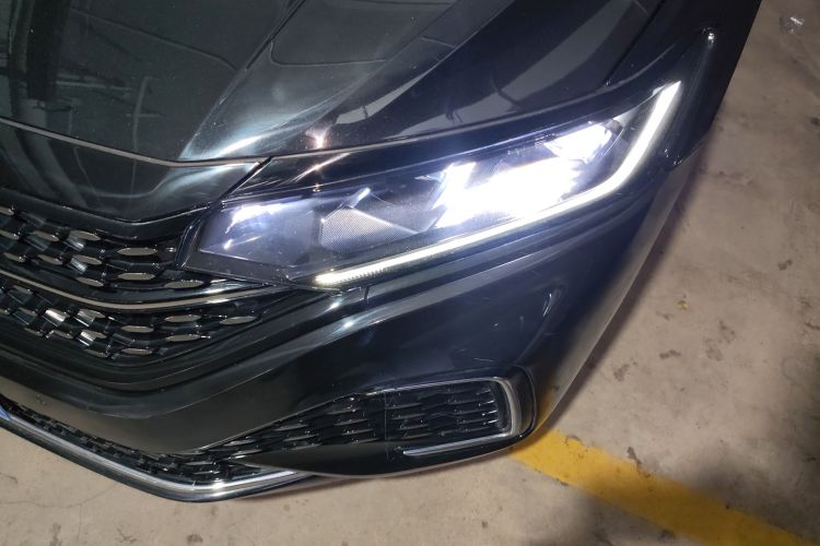 大众 帕萨特 2025款 出众款 330TSI 星空精英版局部细节36