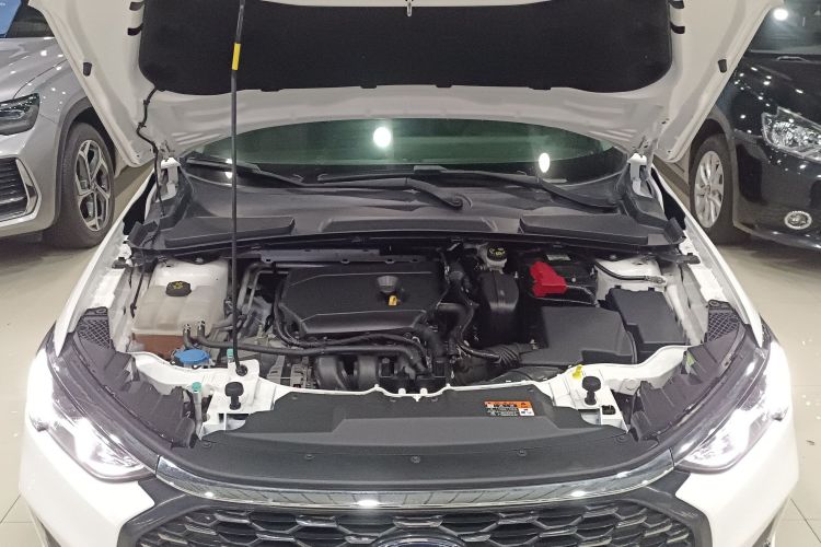 福特 福睿斯 2021款 1.5L 自动钻石版机舱底盘24