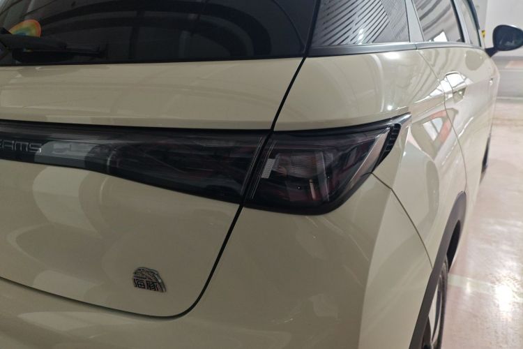 比亚迪 海豚 2023款 420km 自由版车身外观9