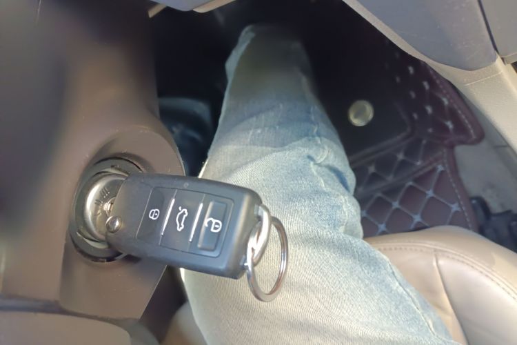 福特 福克斯 2013款 两厢经典 1.8L 手动时尚型中控内饰7001