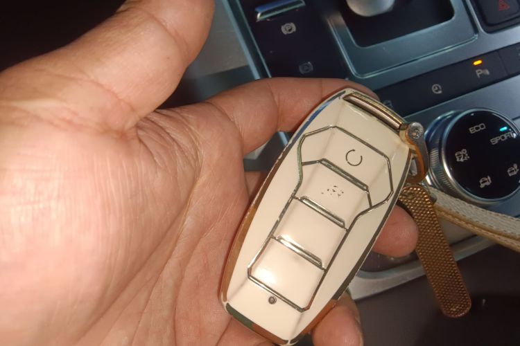 腾势X 2020款 PHEV运动版中控内饰11