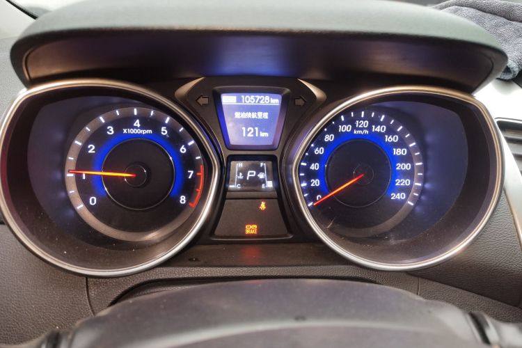 现代 朗动 2013款 1.6L 自动领先型中控内饰14