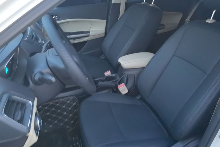 福特 福睿斯 2015款 1.5L 手动舒适型中控内饰19