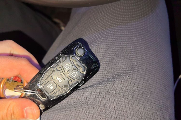 别克 君威 2015款 1.6T 精英技术型中控内饰11