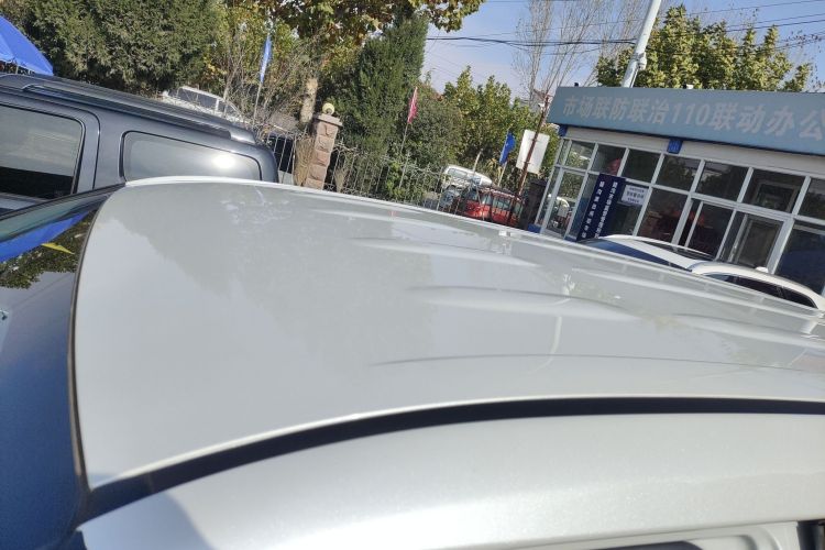 丰田 汉兰达 2023款 2.5L智能电混双擎两驱精英版 5座局部细节57