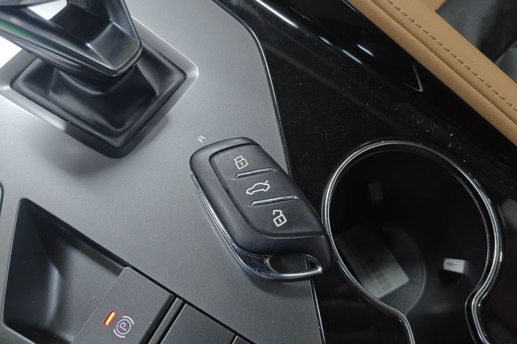 荣威RX5新能源 2023款 eRX5 超混舒享版中控内饰11