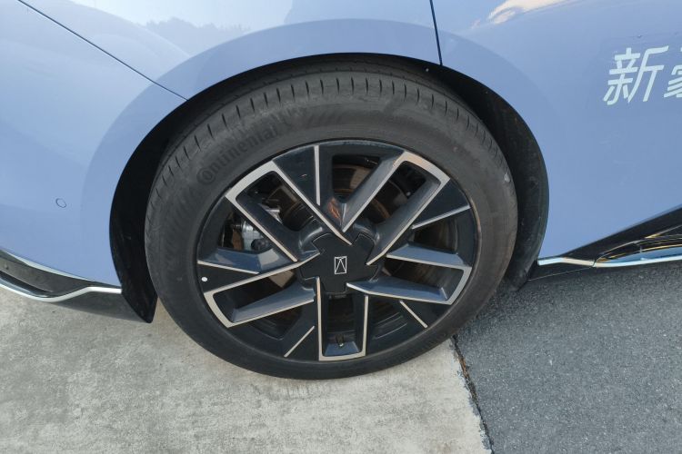 阿维塔06 2025款 Pro增程版车身外观6003