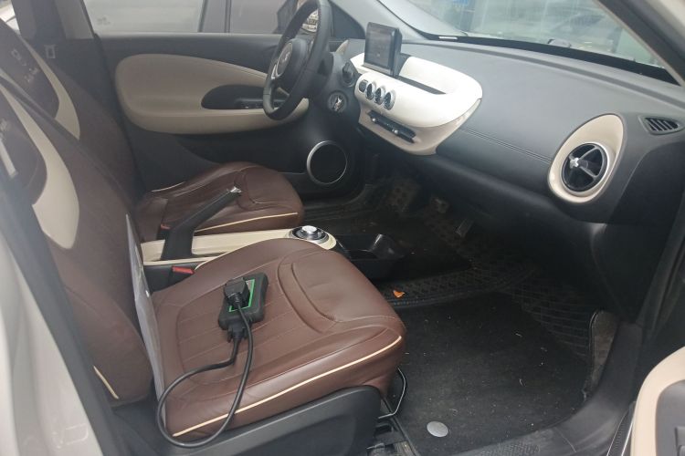 五菱汽车 五菱缤果 2023款 203km 轻享款局部细节41