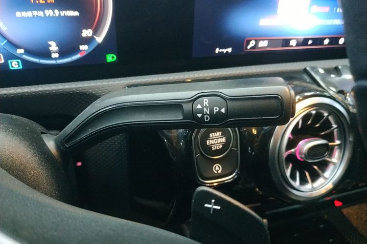 奔驰A级 2020款 改款 A 200 L 运动轿车动感型局部细节18