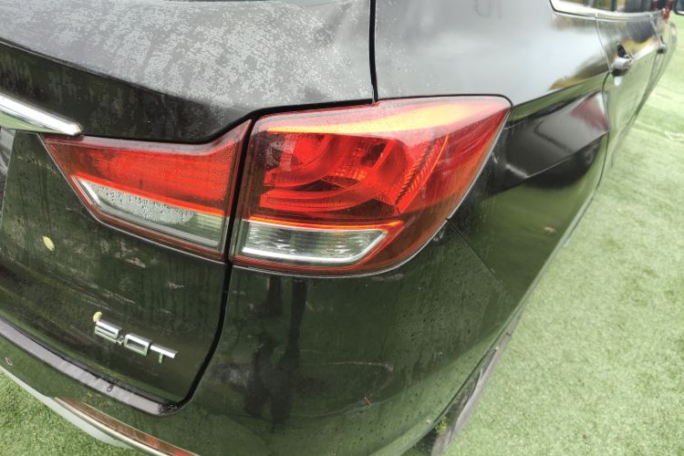 汉腾汽车 汉腾X7 2016款 2.0T 手动豪华型车身外观9