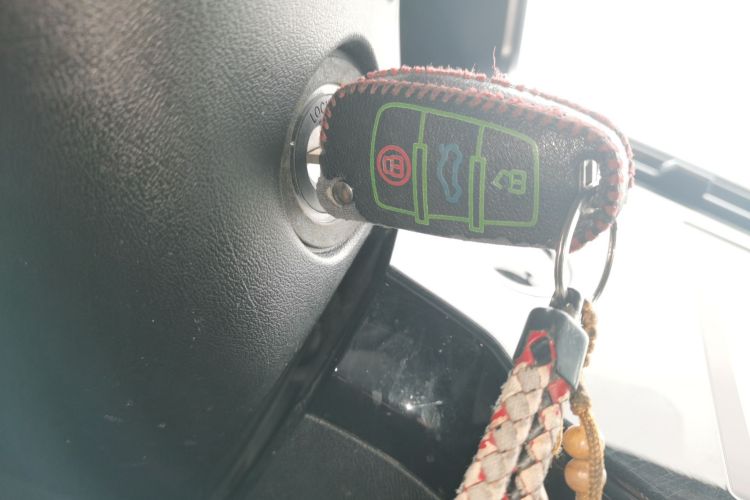 奇瑞 瑞虎3X 2021款 改款 钻石版 1.5L 手动2克拉中控内饰11