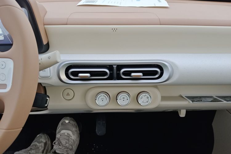 五菱汽车 宏光MINIEV 2024款 第三代 215km 青春版中控内饰16