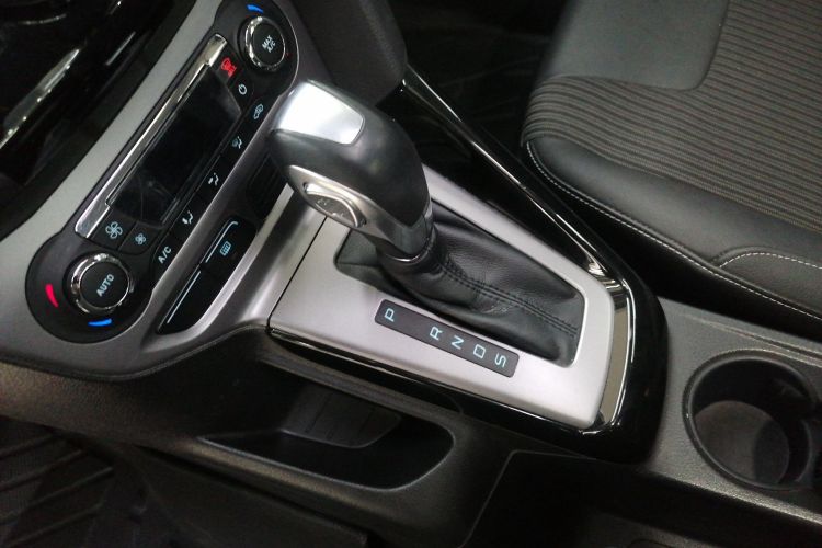 福特 福克斯 2012款 三厢 1.6L 自动风尚型中控内饰18