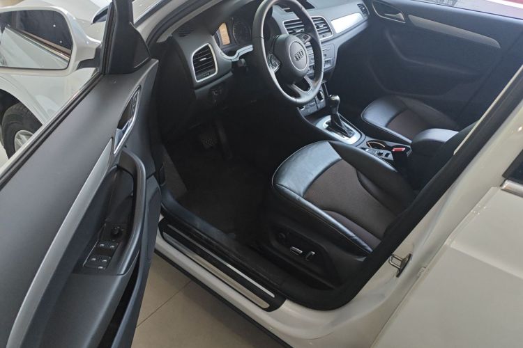 奥迪Q3 2017款 30 TFSI 时尚型中控内饰20