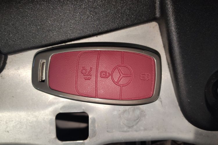 奔驰E级 2023款 改款 E 300 L 豪华型中控内饰11