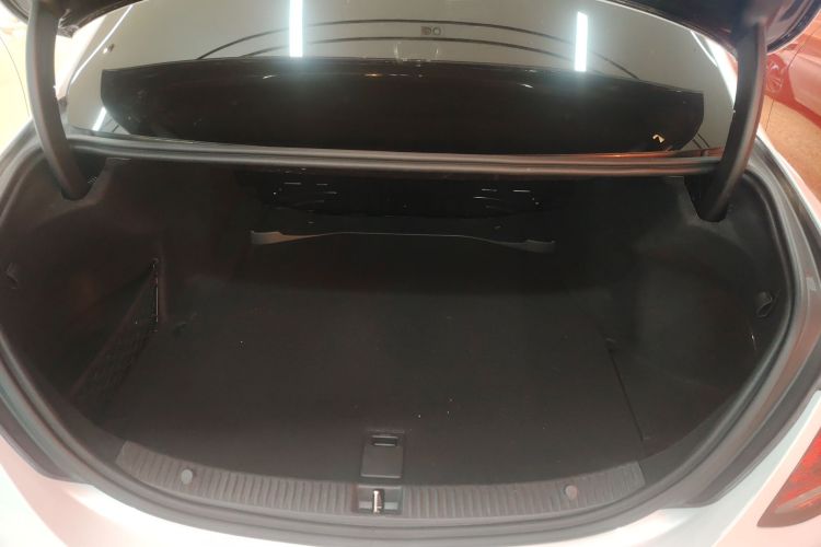 奔驰C级 2018款 C 200 L 运动版机舱底盘23