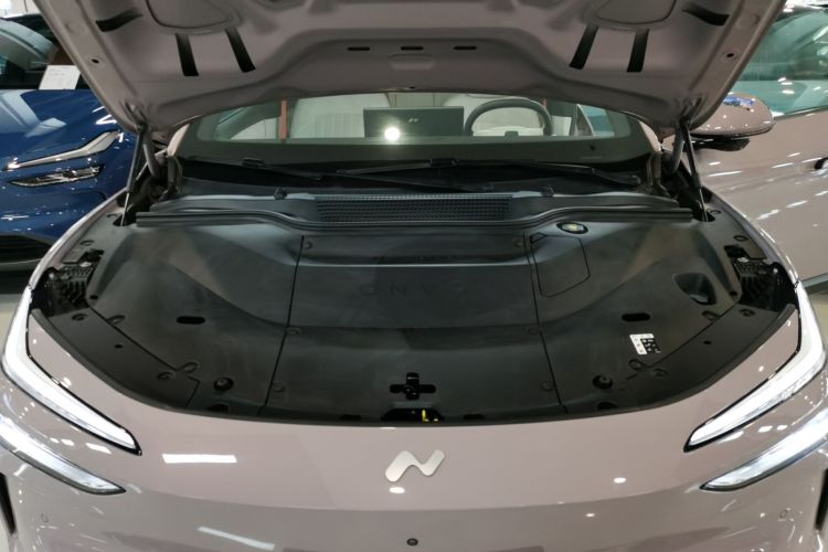 乐道L60 2024款 60kWh 后驱版机舱底盘24