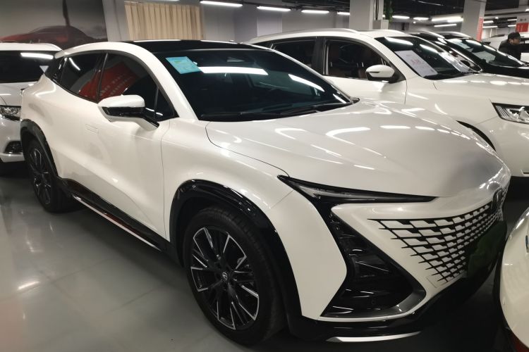 长安UNI-T 2023款 第二代 1.5T 尊贵型车身外观3