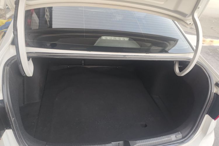 大众 朗逸 2023款 改款 1.5L 自动得逸版机舱底盘23