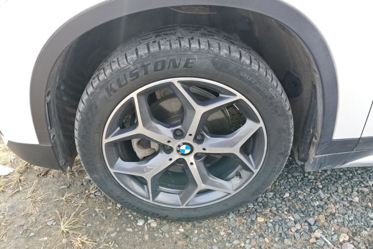 宝马X1 2019款 sDrive18Li 尊享型车身外观6007