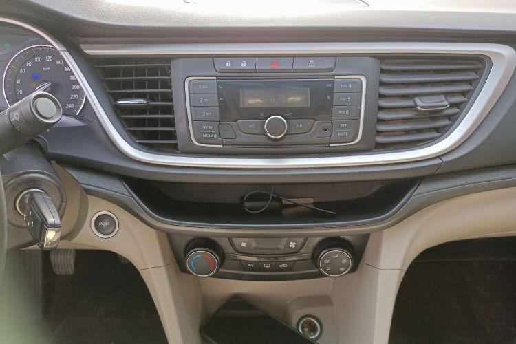 别克 英朗 2018款 15T 手动精英型 国V中控内饰16