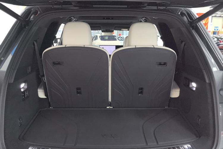 理想汽车 理想L8 2023款 Pro机舱底盘23