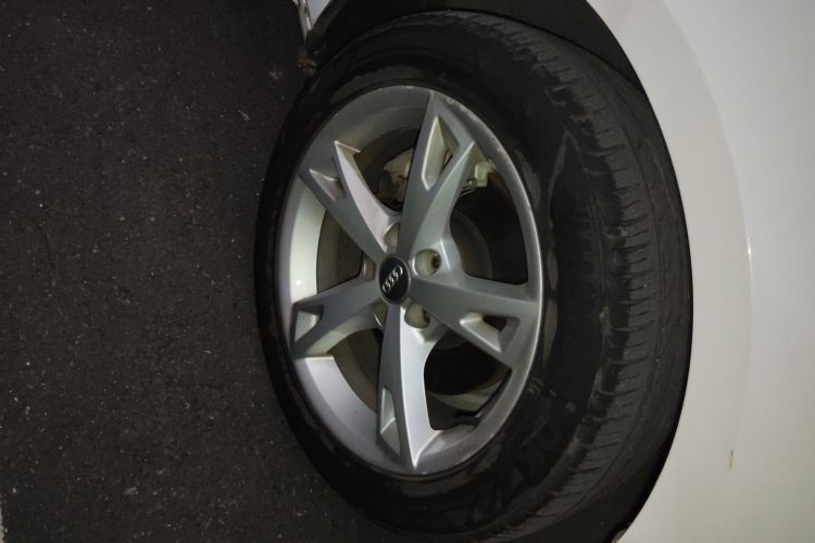 奥迪A4L 2017款 40 TFSI 时尚型车身外观10