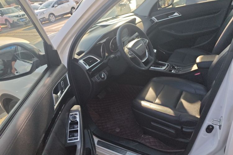 猎豹汽车 猎豹CS10 2017款 2.0T 自动豪华型中控内饰20