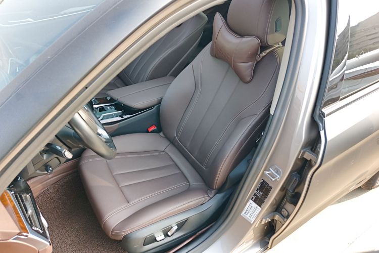 宝马5系 2020款 525Li 豪华套装中控内饰19