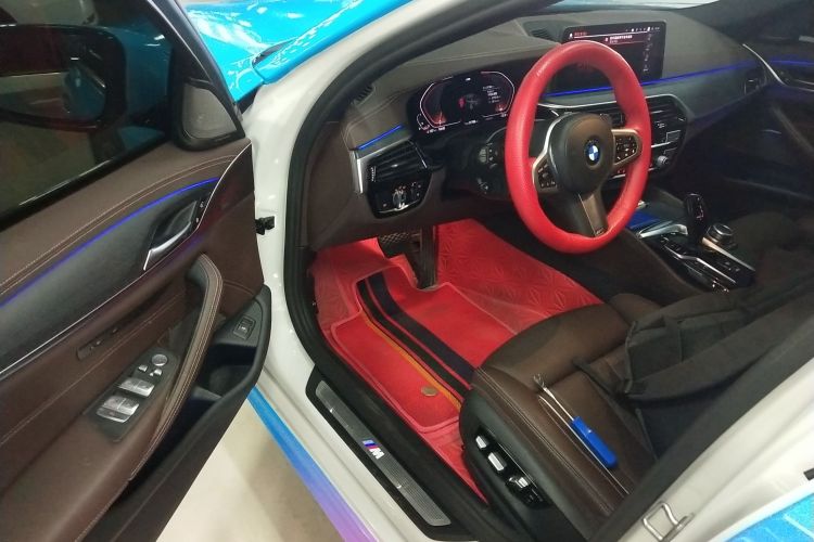 宝马5系 2022款 改款二 530Li 尊享型 M运动套装中控内饰20