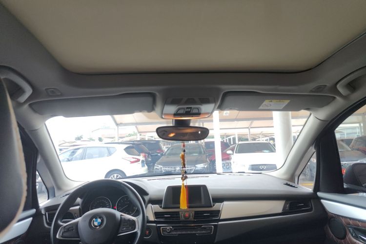 宝马2系旅行车 2016款 218i 领先型中控内饰22