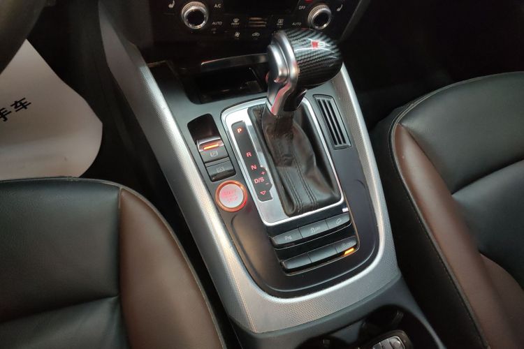奥迪Q5 2017款 Plus 40 TFSI 技术型中控内饰18
