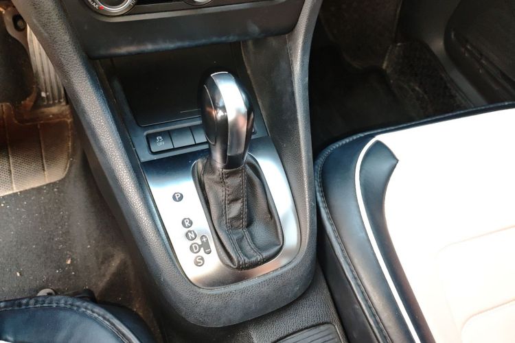 大众 高尔夫 2012款 1.6 自动舒适型中控内饰18