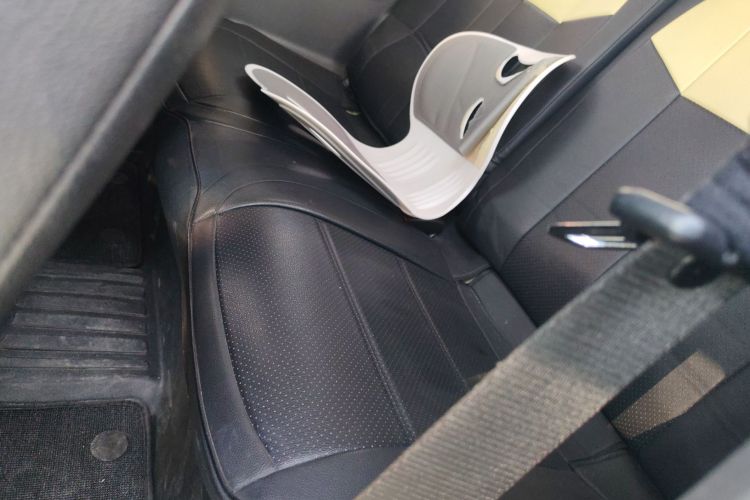 吉利银河 2023款 熊猫mini 200km 耐力熊中控内饰21