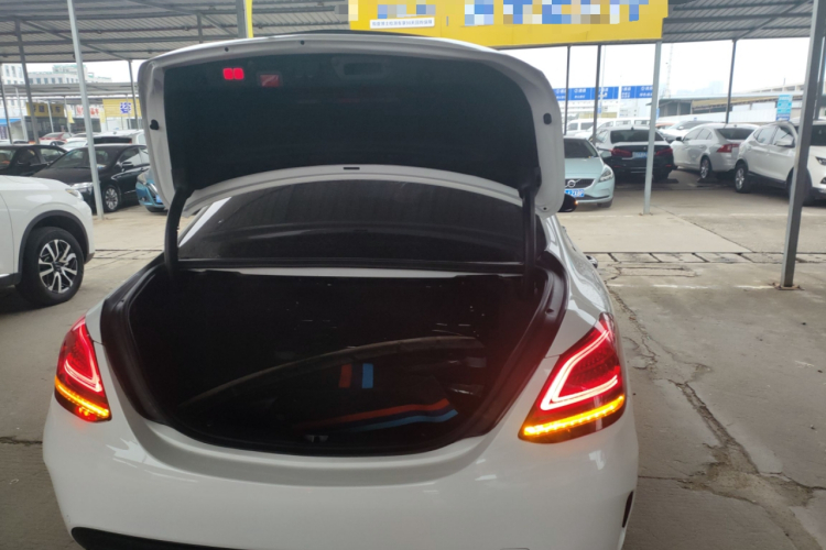 奔驰C级 2021款 C 260 L 运动版局部细节23