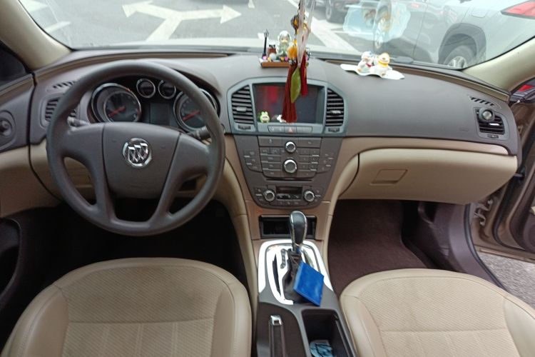 别克 君威 2012款 2.0L 舒适版中控内饰7002