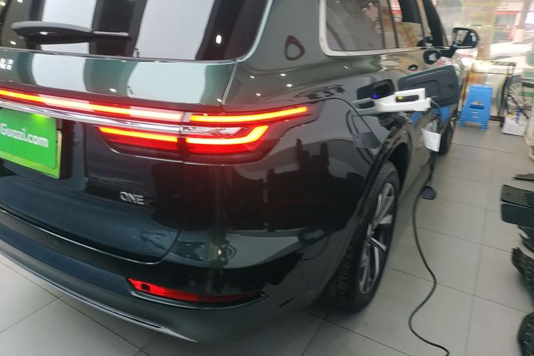 理想汽车 理想ONE 2021款 增程6座版车身外观9