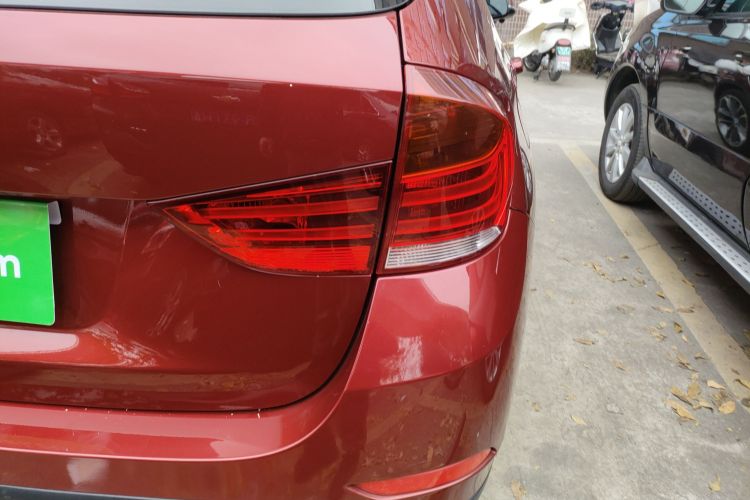 宝马X1 2014款 sDrive18i 运动设计套装车身外观9