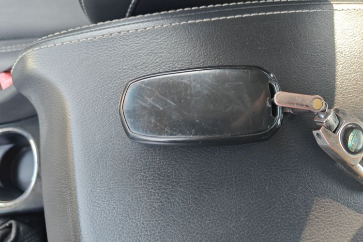 吉利汽车 帝豪 2017款 三厢百万款 1.5L 手动向上版中控内饰11